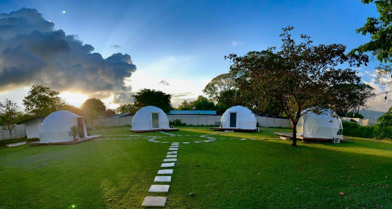Yubarta Lodge Увита Екстериор снимка
